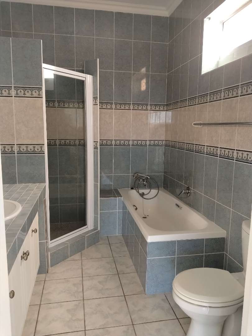 To Let 1 Bedroom Property for Rent in Reebok Western Cape